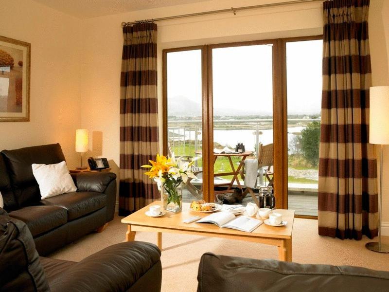 Golden'S Cove Apartments At Sneem Hotel Esterno foto